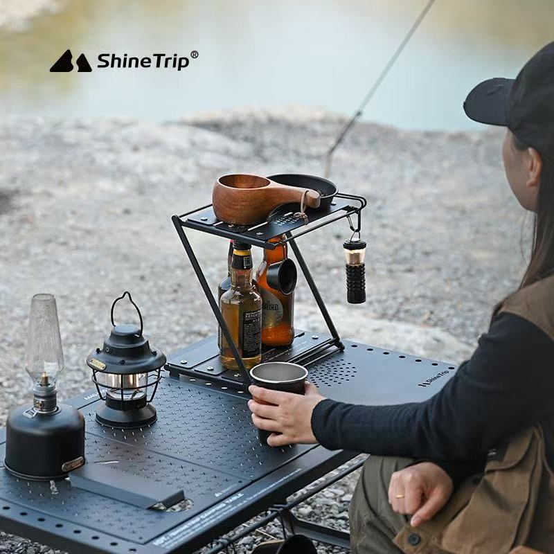 رف تخييم قابل للطي من نوع Z من - مراجعة Outdoor Camping Table With Storage وسعره